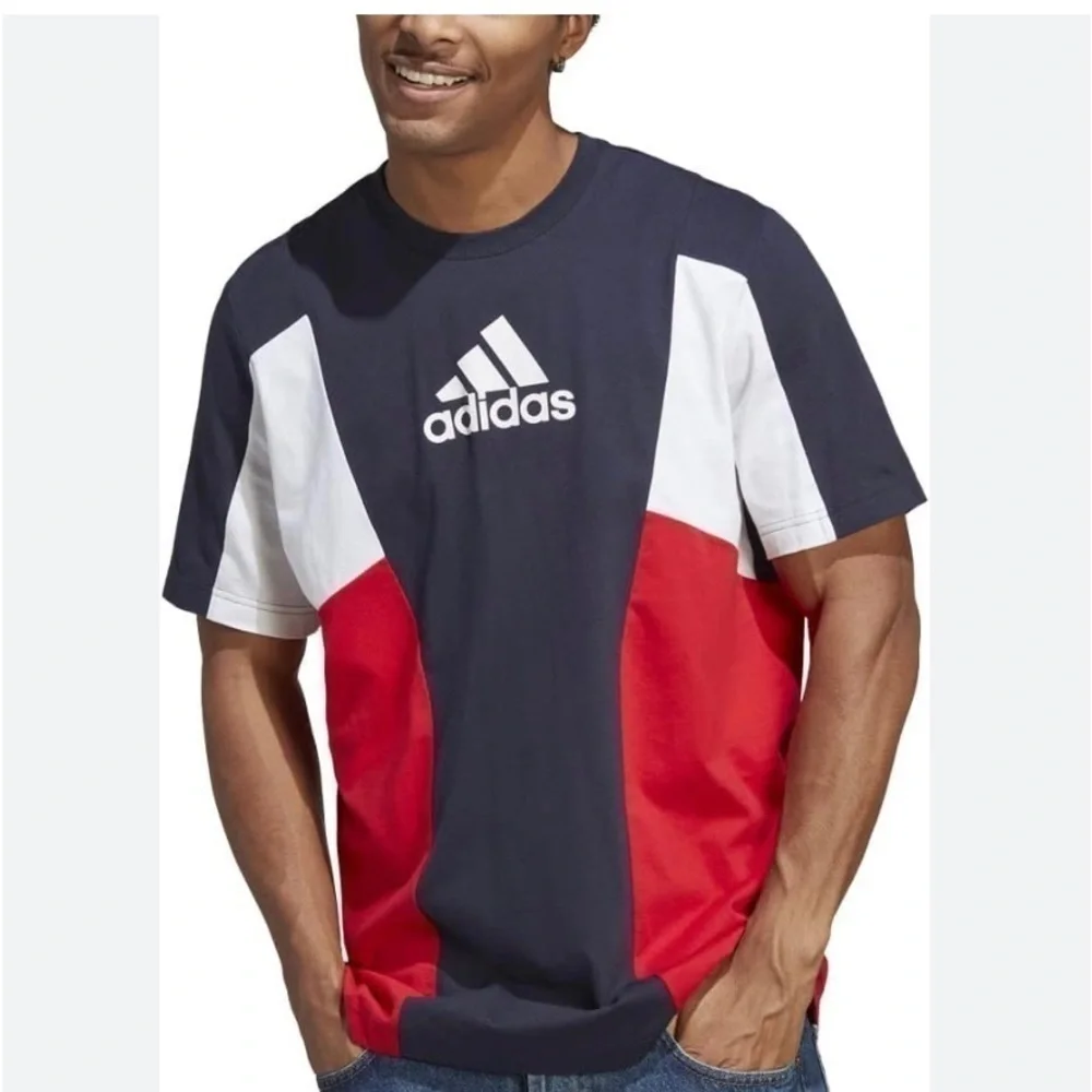 Adidas men’s tee shirt size medium